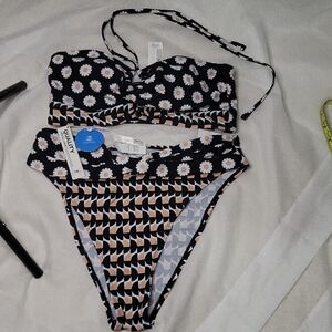 Cupshe Black and White Floral Bikini Size L